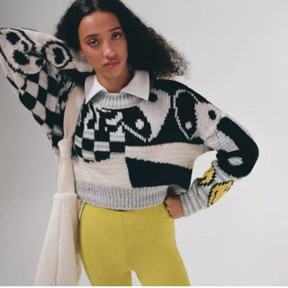 UO Lennon Jacquard Cropped Sweater Medium Smiley Face Streetwear Urban Outfitter